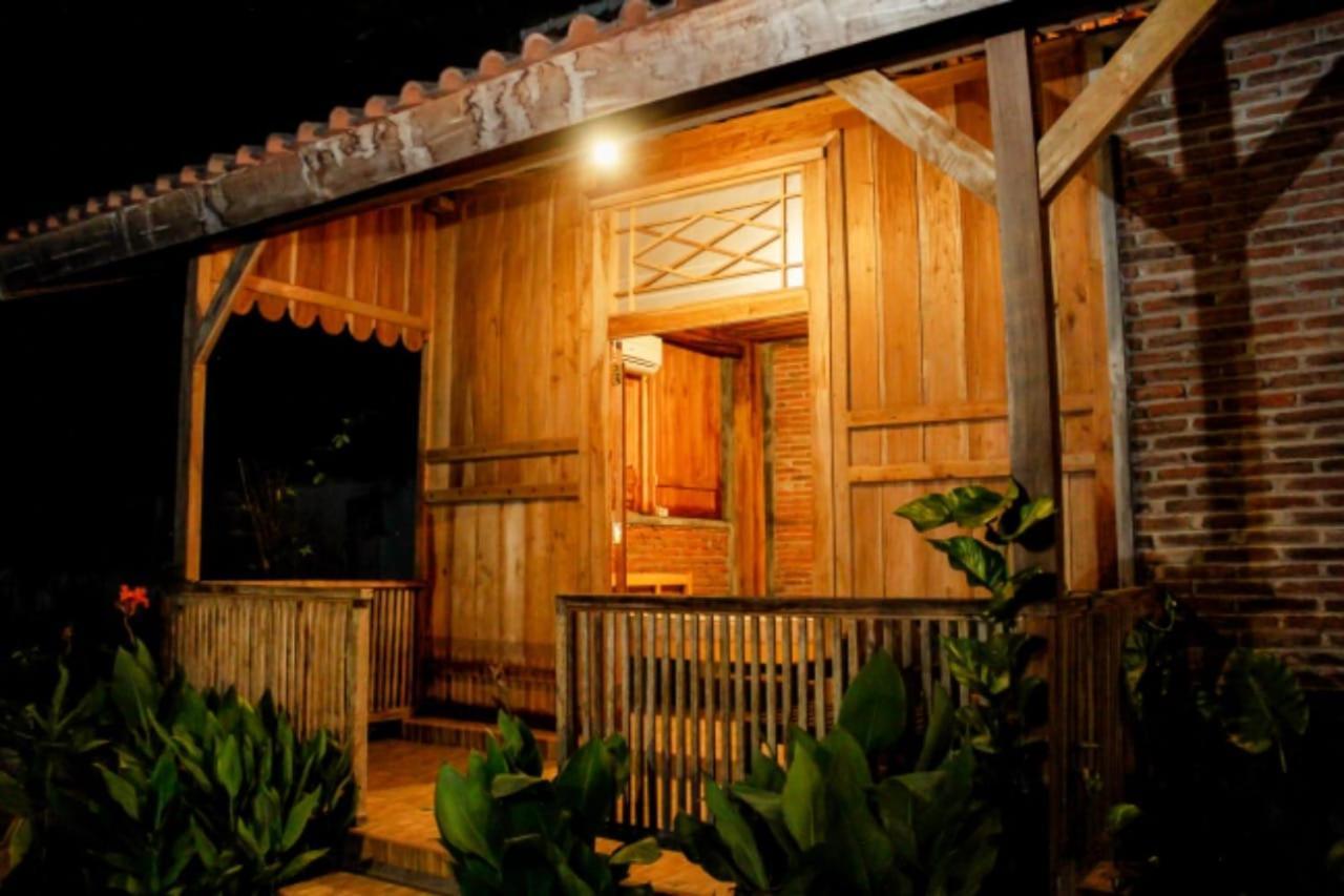 Pinarak Homestay Banyuwangi  Exterior photo